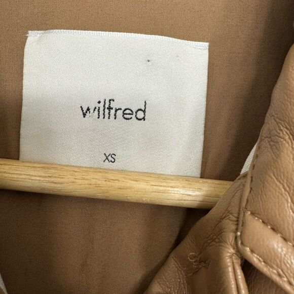 Wilfred Aritzia Camel Faux Leather Shacket XS Clean Girl Minimalist Quiet Luxury - Picture 3 of 12